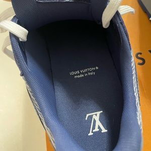 Louis Vuitton Run Away sneaker size11 for men.Perfect Condition